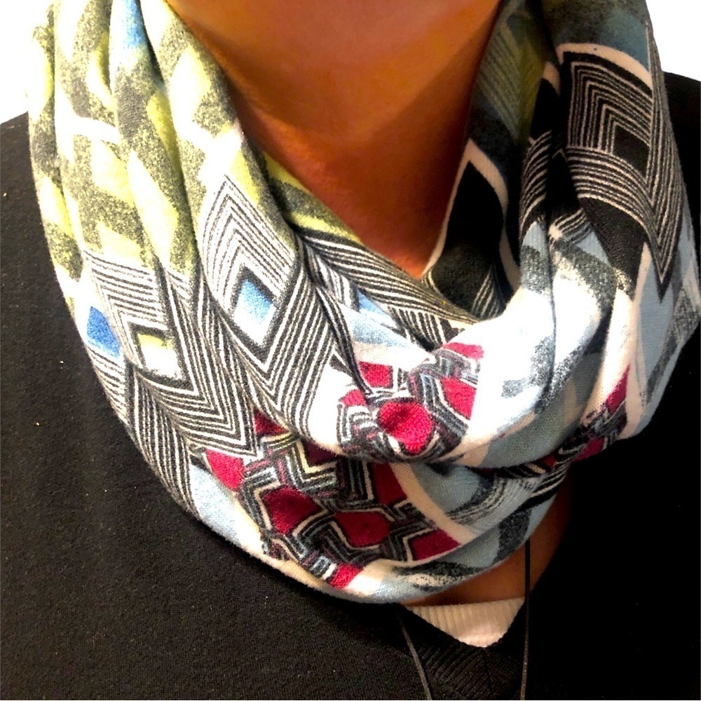 Charlotte Daniel Soft Multicolored Geo Design Infinity Scarf 29"